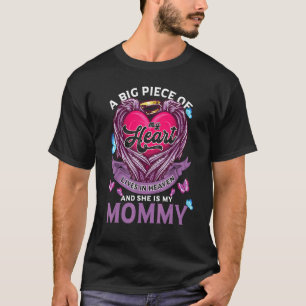 Camiseta Um Grande Pedaço Do Meu Coração Vive No Céu E Ela