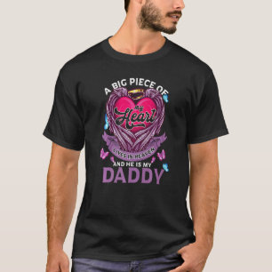 Camiseta Um Grande Pedaço Do Meu Coração Vive No Céu, Ele É
