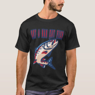 Camiseta Um Homem Comeu Peixe 102