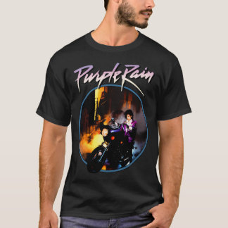 Camiseta Um Homem Dirigindo Motocicleta Em Chuva