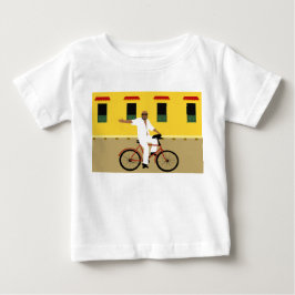 Camiseta Um homem em uma bicicleta de rua na Colômbia