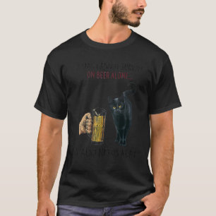 Camiseta Um homem não pode sobreviver só de cerveja ele tam