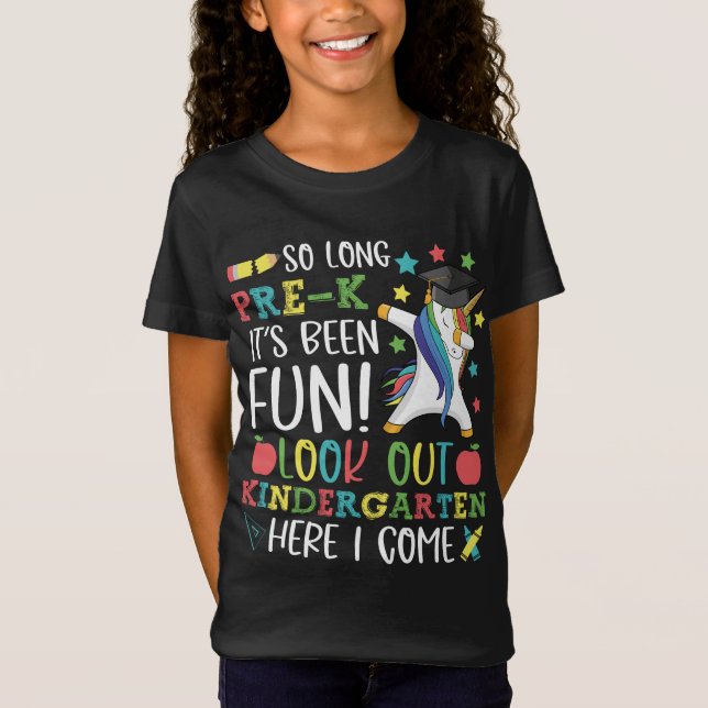 Camiseta Um Longo Jardim de Infância Pré-K Aqui Eu Vim Unic (Frente)