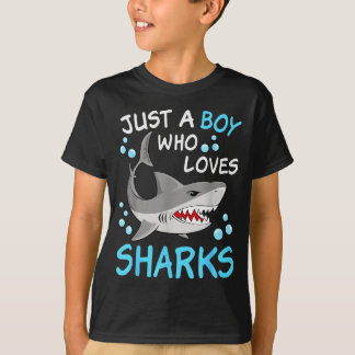 Camiseta Um menino que ama tubarões animal engraçado do oce