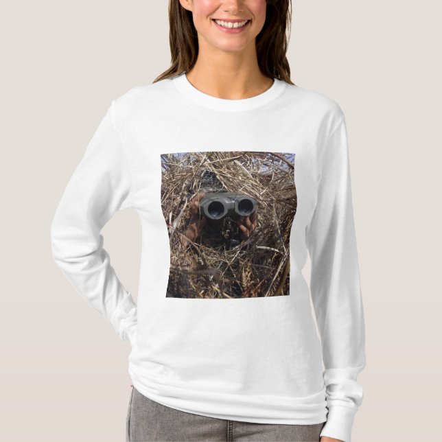 Camiseta Um observador de escuta pratica técnica de observa (Frente)