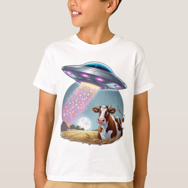 Camiseta Um OVNI raptando uma vaca, com o feixe feito de fa (Frente)