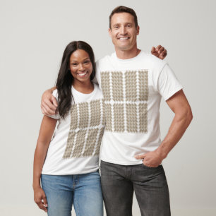Camiseta um padrão de verificação bege e branco em branco