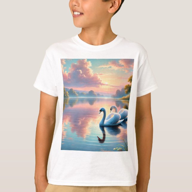 Camiseta Um par de pântanos a planar num lago sereno (Frente)