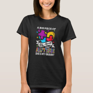 Camiseta Um Pedaço Do Meu Coração Tem Autismo Minha Avó