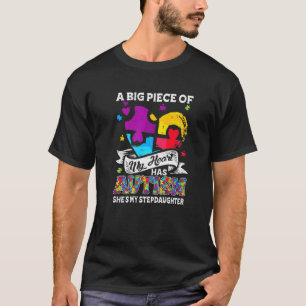Camiseta Um Pedaço Do Meu Coração Tem Autismo Minha Enteada