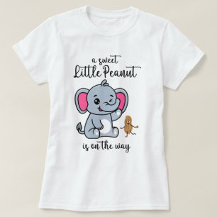 Camiseta Um Pequeno Amendoim Doce No Caminho De Um Novo Beb