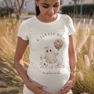 Camiseta Um Pequeno Fantasma Está Quase a Caminho! Chá de B