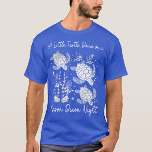 Camiseta Um pequeno Turtle Dovin em um Mason Dixon Night Tu
