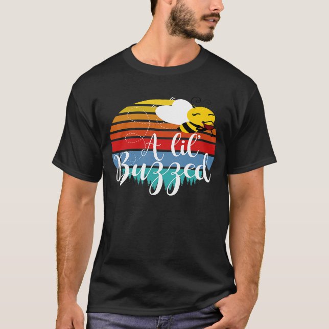 Camiseta Um Pouco De Vinho De Abelha (Frente)