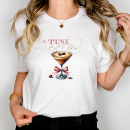 Camiseta Um Pouco Mais Velho Espresso Martini Laço Rosa