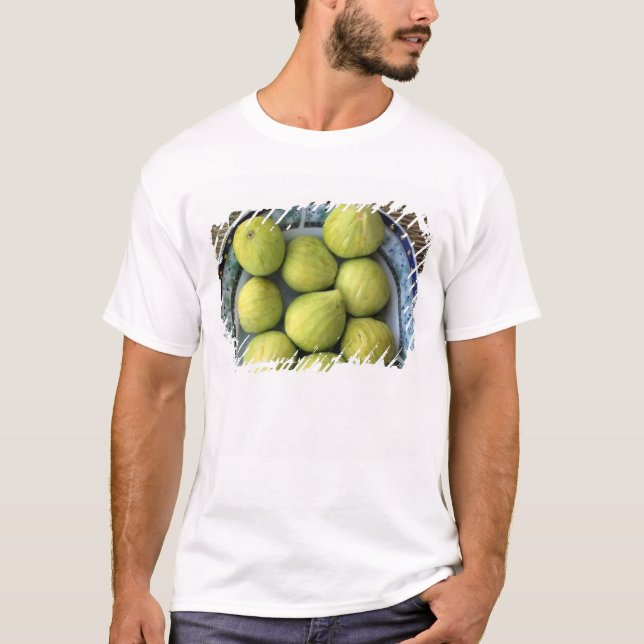 Camiseta Um prato de figos mediterrâneos frescos (Frente)