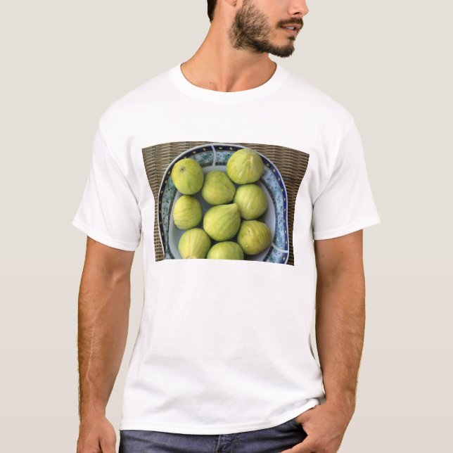 Camiseta Um prato de figos mediterrâneos frescos (Frente)