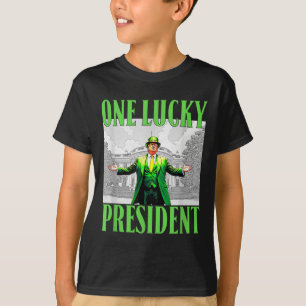 Camiseta Um Presidente Sortudo Trump Dia de São Patrício Ir