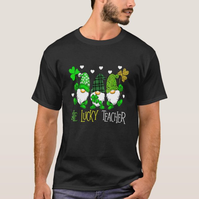Camiseta Um Professor de Sorte - Dia Irlandês do Gnomo Leop (Frente)