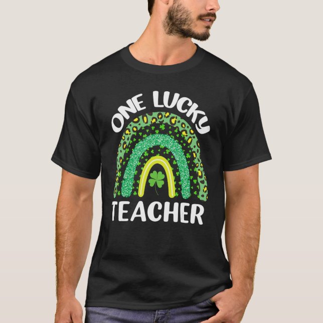 Camiseta Um professor sortudo Dia de São Patrício Arco-Íris (Frente)