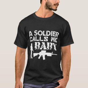 Camiseta Um Soldado Chama Namorada do Exército de Bebê Pres