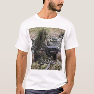 Camiseta Um soldado com o lançador de granadas MK-19