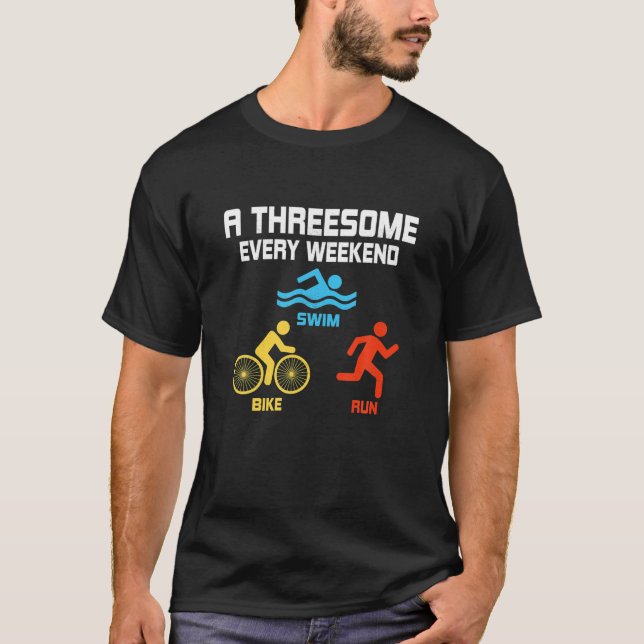 Camiseta Um Tremor Todo Fim De Semana - Natação, Bicicleta, (Frente)