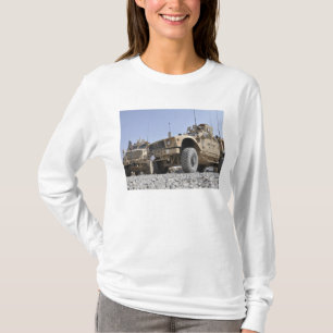 Camiseta Um vehicl protegido da mina de M-ATV emboscada