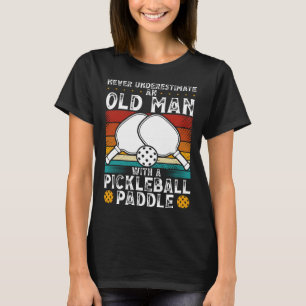Camiseta Um Velho Homem Com Uma Remada De Pickleball Impres