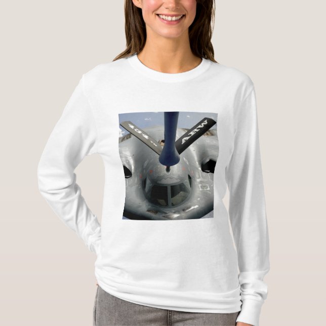 Camiseta Uma aeronave B-2 Spirit a entrar em posição (Frente)