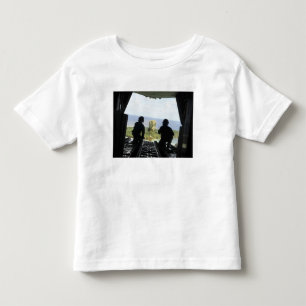 Camiseta Uma caixa de bens humanitários
