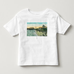 Camiseta Uma cena de banho típica na praia