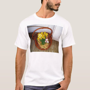 Camiseta Uma cesta de narcisos amarelos e ovos de Páscoa fl