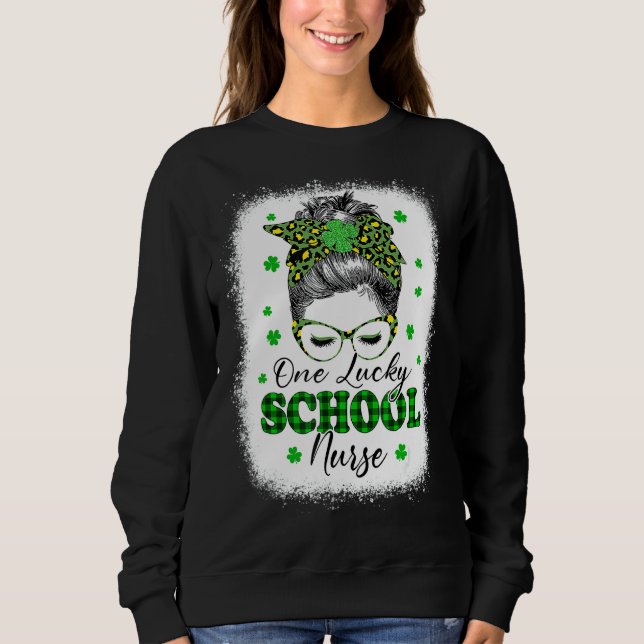 Camiseta Uma enfermeira de escola sortuda Leopard Shamrock  (Frente)