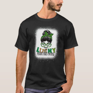 Camiseta Uma Enfermeira de Pediatria Sortuda Sangrou St Pat