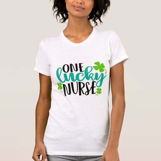 Camiseta Uma enfermeira sortuda (Frente)