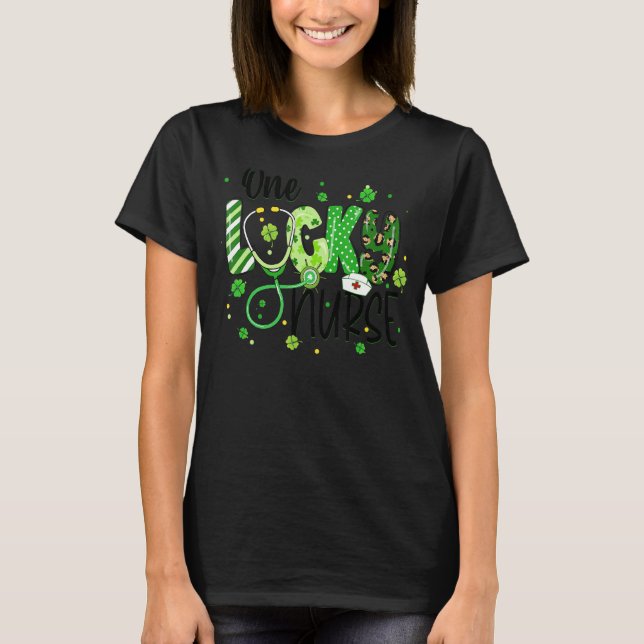 Camiseta Uma Enfermeira Sortuda A Vida Leopard Shamrocks Ru (Frente)