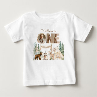 Camiseta Uma Foto de Feliz Acampador no Primeiro Aniversári