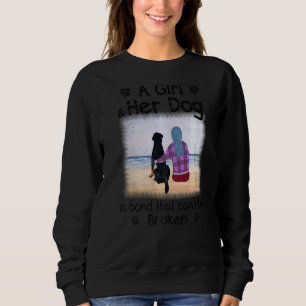 Camiseta Uma garota e seu cachorro um laço que não pode ser