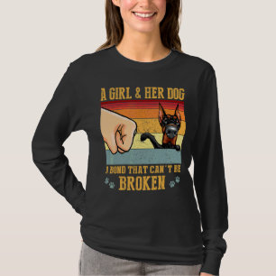Camiseta Uma Garota E Seu Doberman Pinscher Doberman