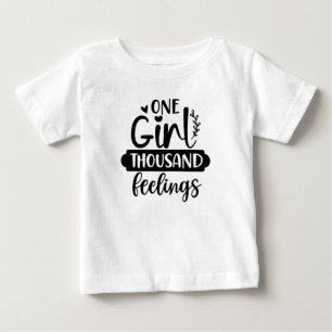 Camiseta Uma Garota Mil Sentimentos Bebê Engraçado