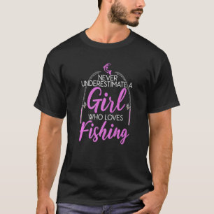 Camiseta Uma garota que ama pesca pesca caça pesca