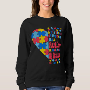 Camiseta Uma Grande Parte do Meu Coração Tem Autismo E Ele