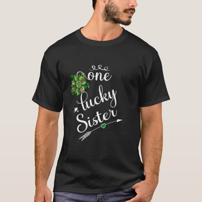 Camiseta Uma Irmã Sortuda Trevos Família Fofa St Patrick' (Frente)