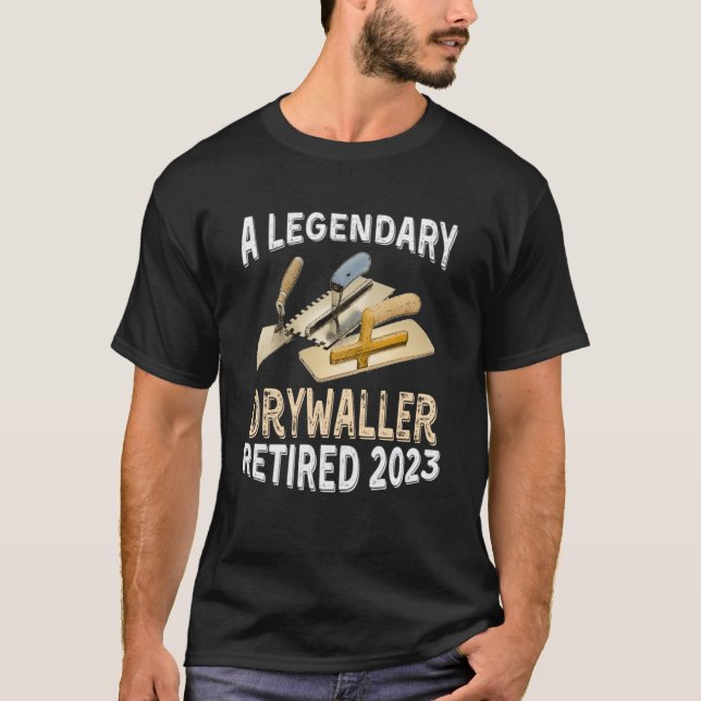 Camiseta Uma Legendária Peça de Reforma de 2023 Retirada Po (Frente)
