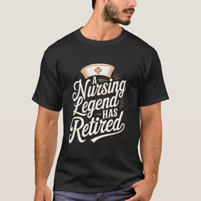 Camiseta Uma Lenda da Enfermagem se Aposentou (Frente)