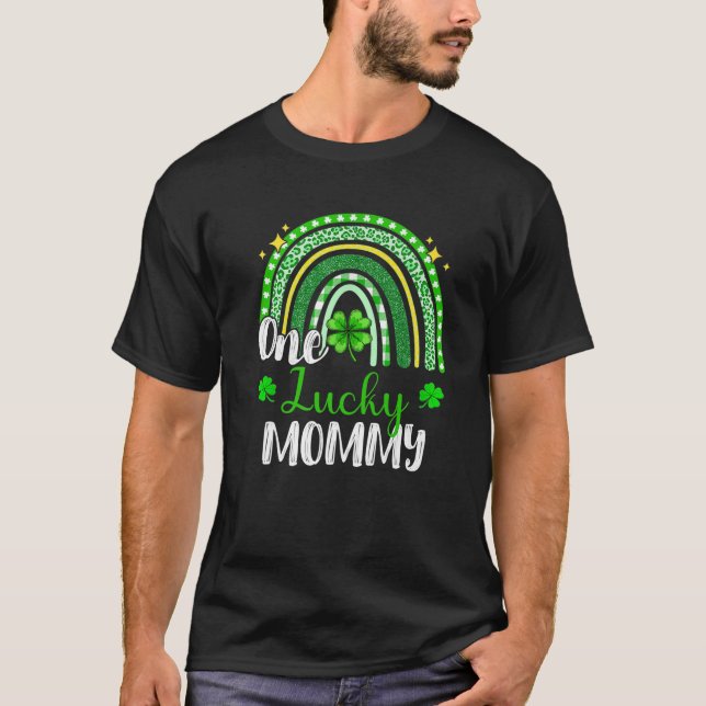 Camiseta Uma Mamãe Sortuda, Leopardo, Imprime A Rua Arco-Ír (Frente)