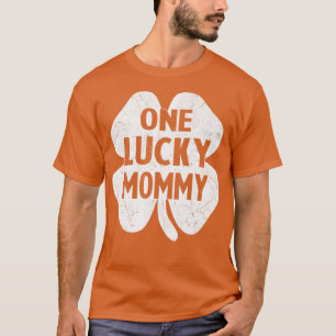 Camiseta Uma Mamãe Sortuda, Mamãe de Dia de São Patrício ir