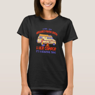 Camiseta Uma Menina Com Cabelo Apontando Griffon E Seu Cam