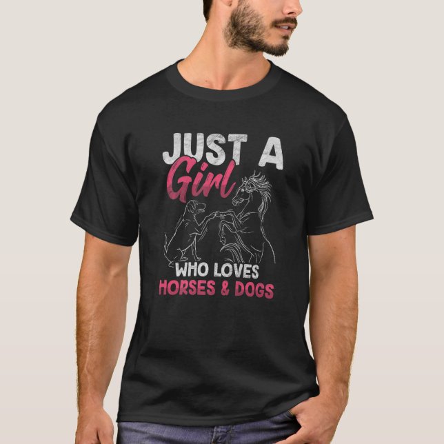Camiseta Uma Menina Que Ama Cavalos E Prêmio De Cachorro (Frente)